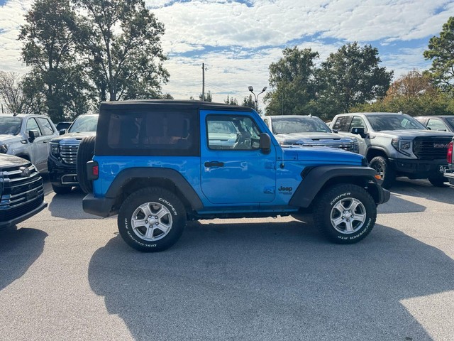 Jeep Wrangler Vehicle Full-screen Gallery Image 07