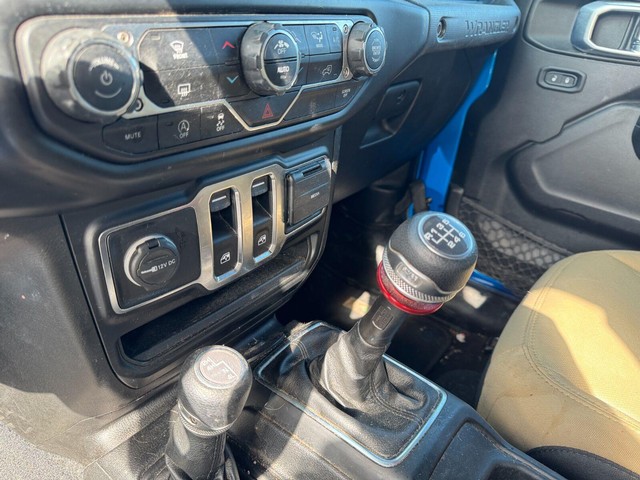 Jeep Wrangler Vehicle Full-screen Gallery Image 14