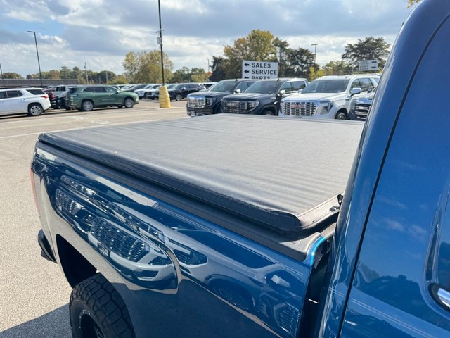 Chevrolet Silverado 1500 Vehicle Full-screen Gallery Image 10