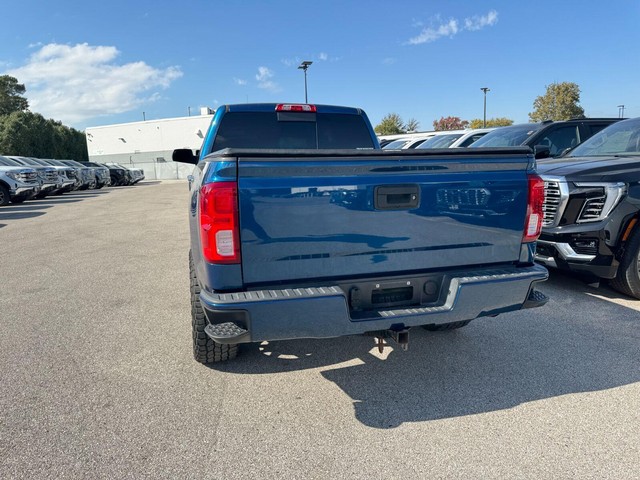 Chevrolet Silverado 1500 Vehicle Full-screen Gallery Image 13