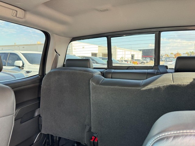 Chevrolet Silverado 1500 Vehicle Full-screen Gallery Image 19