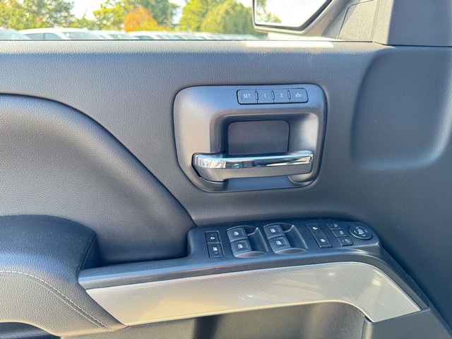 Chevrolet Silverado 1500 Vehicle Full-screen Gallery Image 21