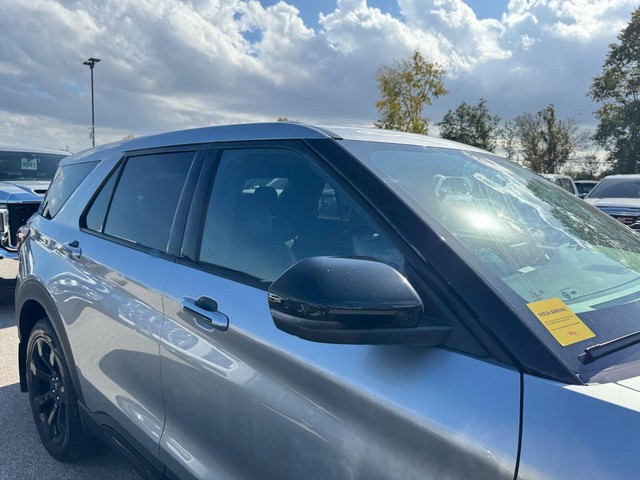 Ford Explorer Vehicle Full-screen Gallery Image 07