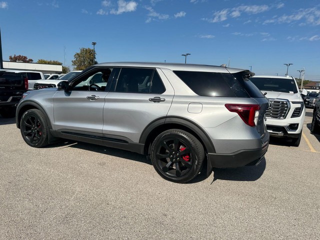 Ford Explorer Vehicle Full-screen Gallery Image 10