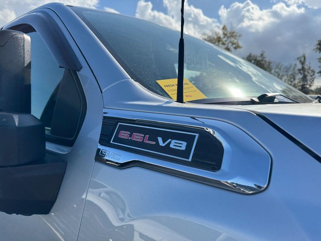 GMC Sierra 2500HD Vehicle Full-screen Gallery Image 06