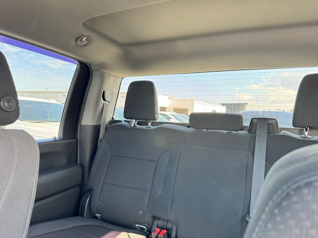 GMC Sierra 2500HD Vehicle Full-screen Gallery Image 14