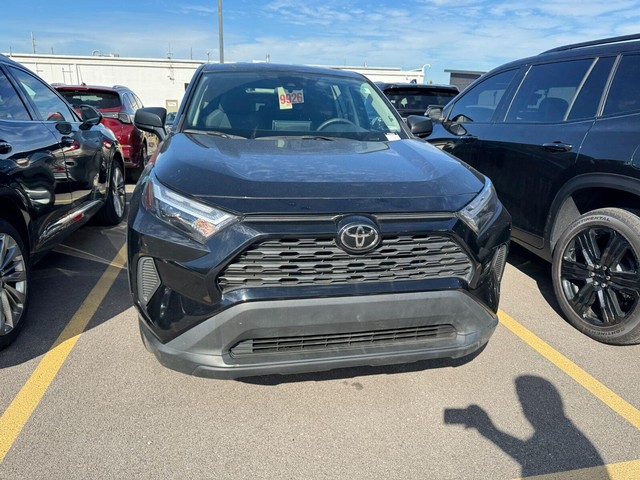 Toyota RAV4 Vehicle Full-screen Gallery Image 06