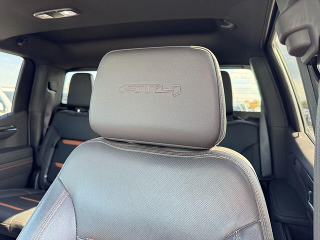GMC Sierra 1500 Vehicle Full-screen Gallery Image 15
