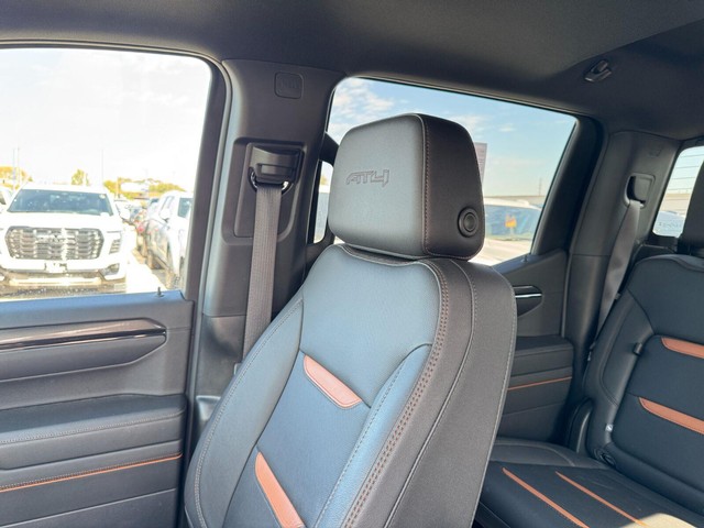 GMC Sierra 1500 Vehicle Full-screen Gallery Image 18