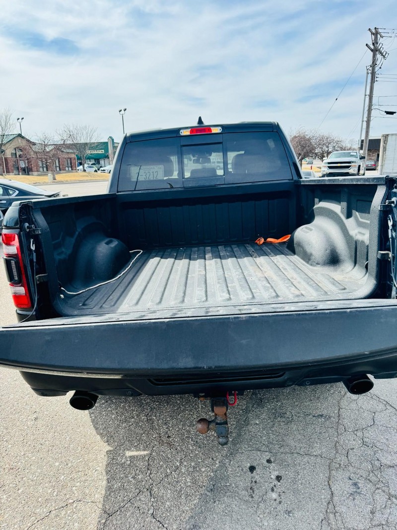 Ram 1500 Vehicle Full-screen Gallery Image 07