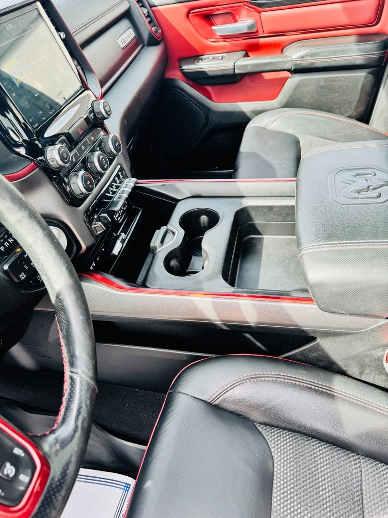 Ram 1500 Vehicle Full-screen Gallery Image 18
