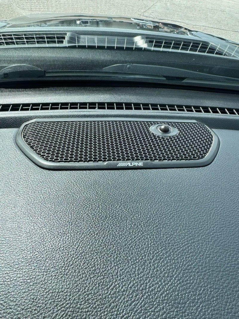 Ram 1500 Vehicle Full-screen Gallery Image 25