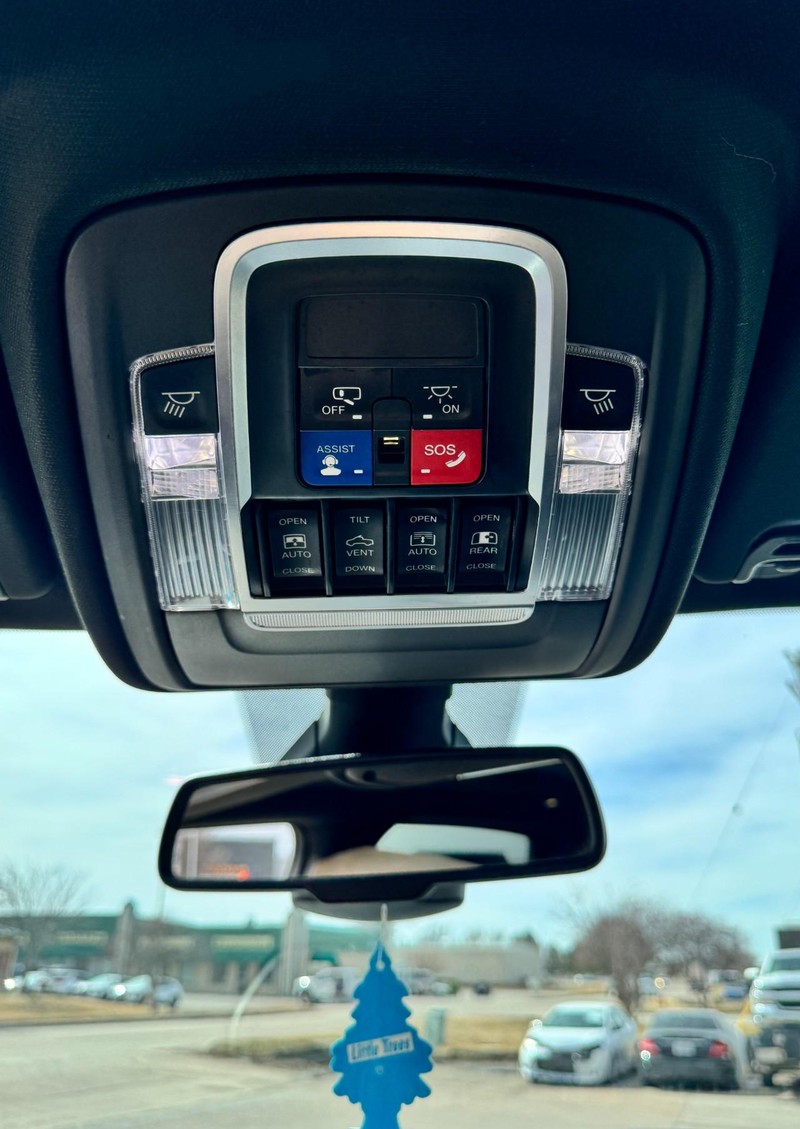 Ram 1500 Vehicle Full-screen Gallery Image 29
