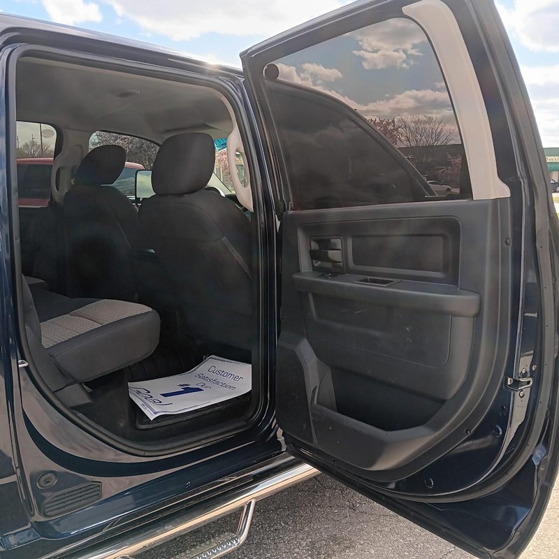 Ram 3500 Vehicle Full-screen Gallery Image 08