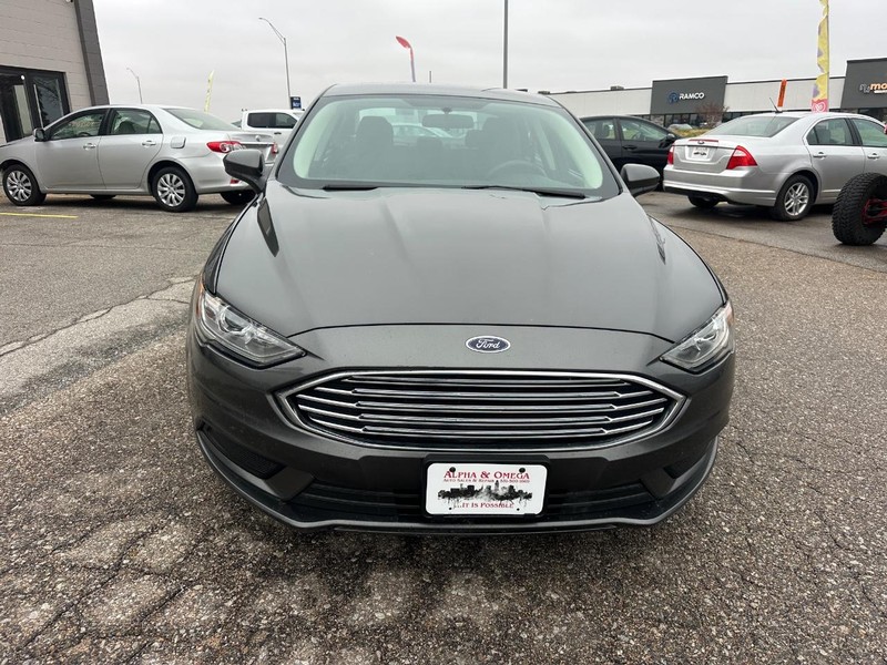 Chevrolet Malibu Vehicle Full-screen Gallery Image 05