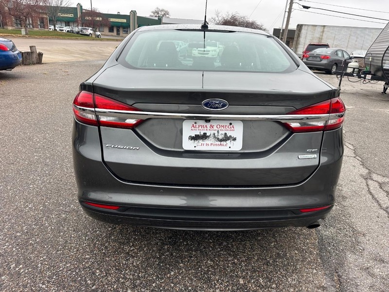 Chevrolet Malibu Vehicle Full-screen Gallery Image 06