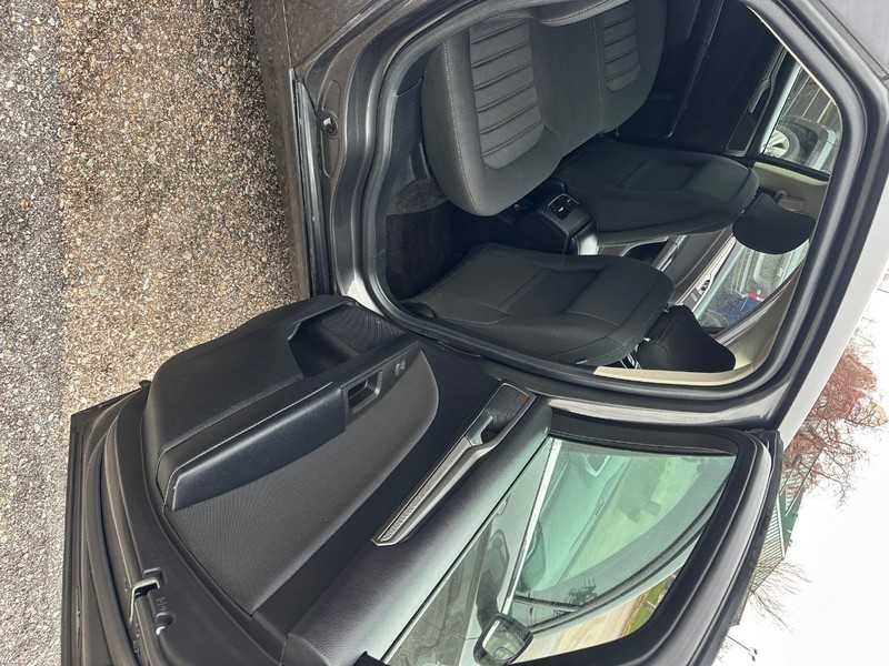 Chevrolet Malibu Vehicle Full-screen Gallery Image 14