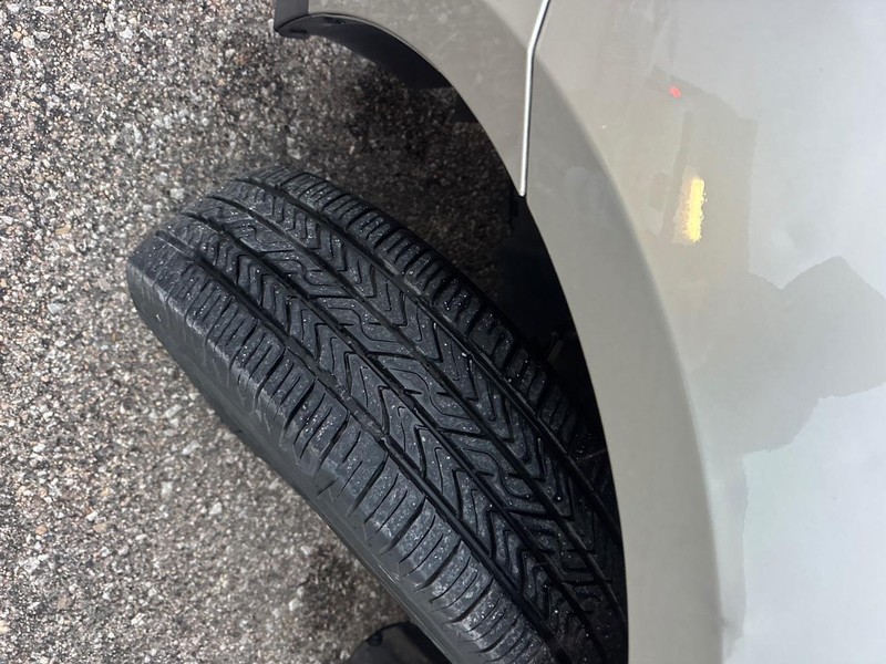 Chevrolet Equinox Vehicle Full-screen Gallery Image 16