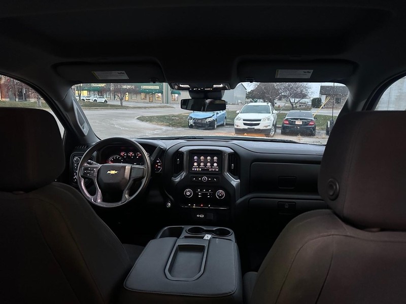 Chevrolet Silverado 1500 Vehicle Full-screen Gallery Image 05