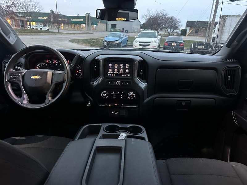 Chevrolet Silverado 1500 Vehicle Full-screen Gallery Image 06