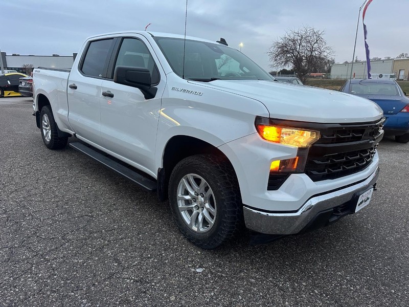 Chevrolet Silverado 1500 Vehicle Full-screen Gallery Image 09