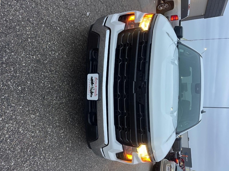 Chevrolet Silverado 1500 Vehicle Full-screen Gallery Image 10