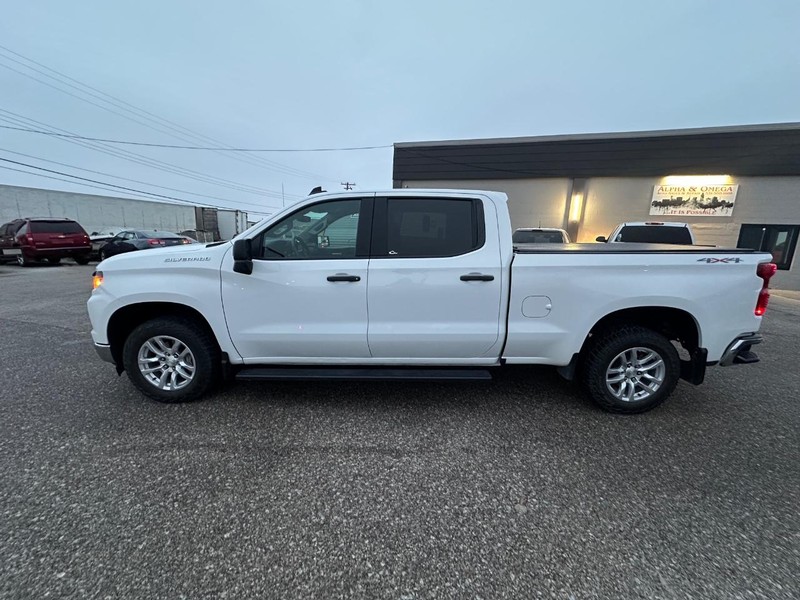 Chevrolet Silverado 1500 Vehicle Full-screen Gallery Image 15