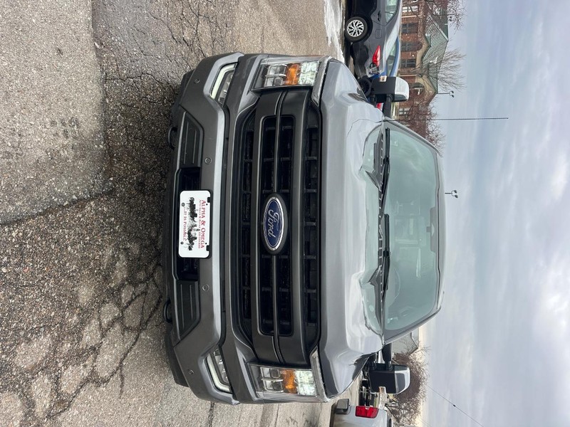 Ford F-150 Vehicle Full-screen Gallery Image 03