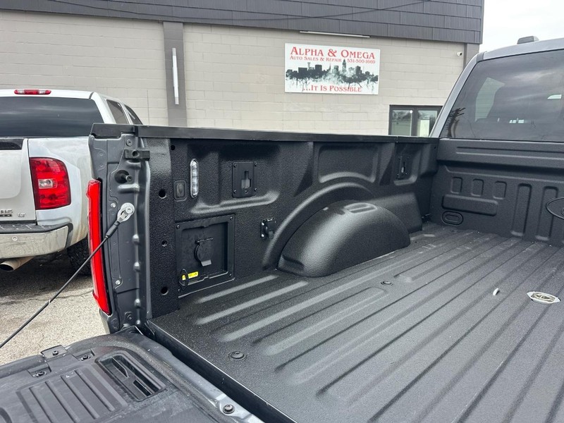 Ford F-150 Vehicle Full-screen Gallery Image 11