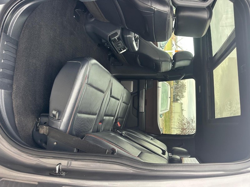 Ford F-150 Vehicle Full-screen Gallery Image 20