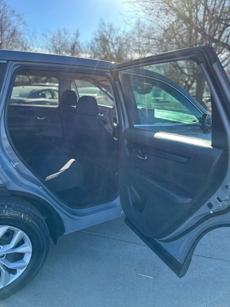 Honda CR-V Vehicle Full-screen Gallery Image 17