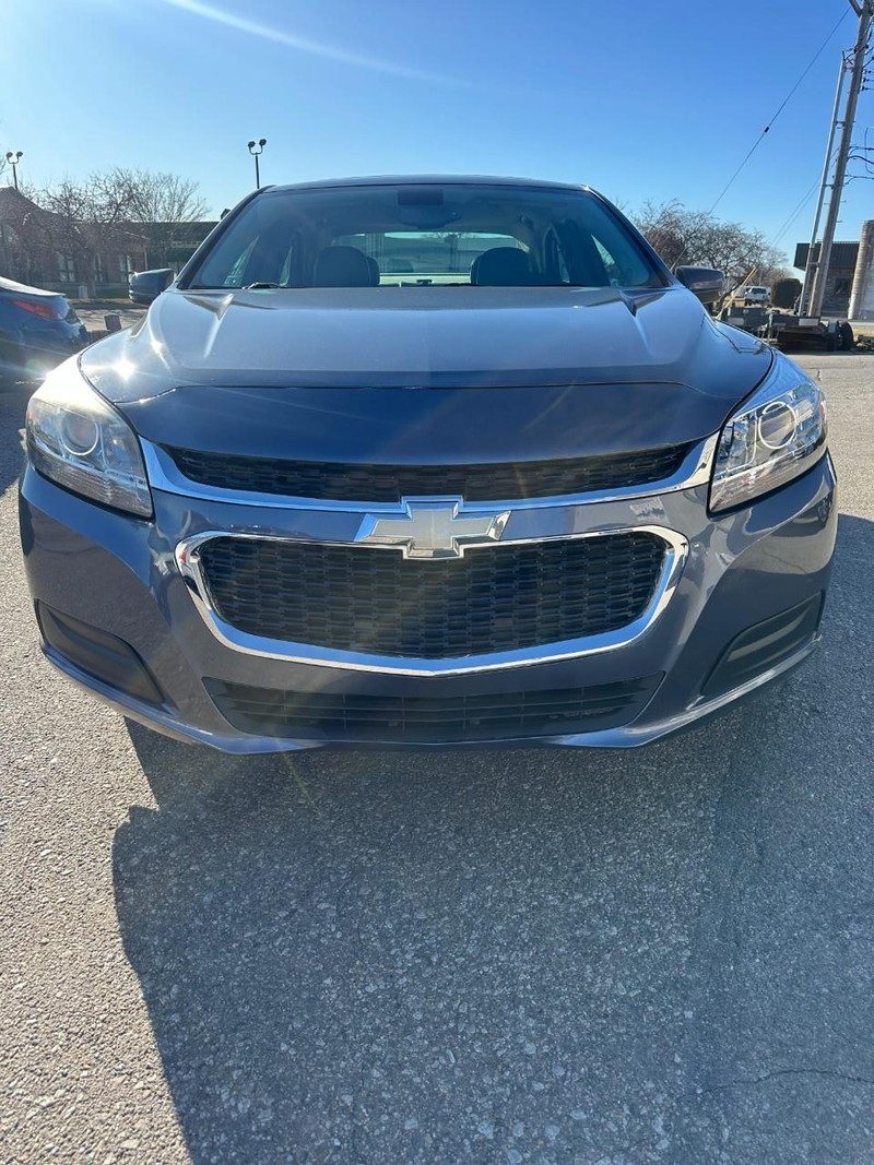 Chevrolet Malibu Vehicle Full-screen Gallery Image 02