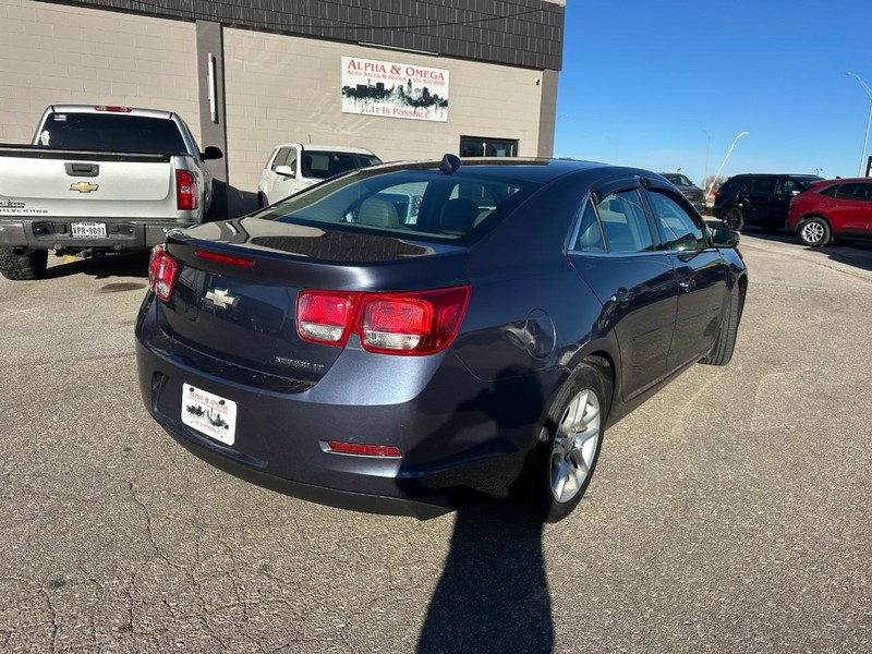 Chevrolet Malibu Vehicle Full-screen Gallery Image 05