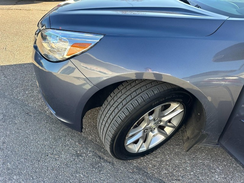 Chevrolet Malibu Vehicle Full-screen Gallery Image 09