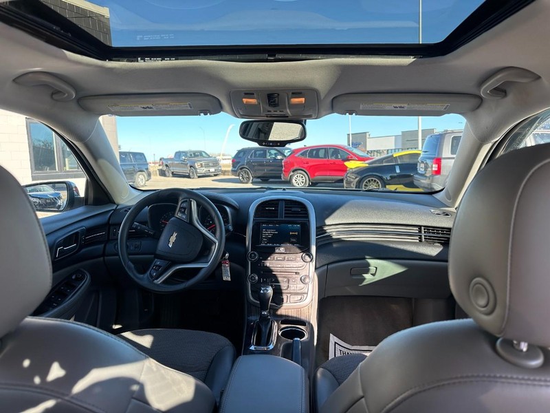 Chevrolet Malibu Vehicle Full-screen Gallery Image 15