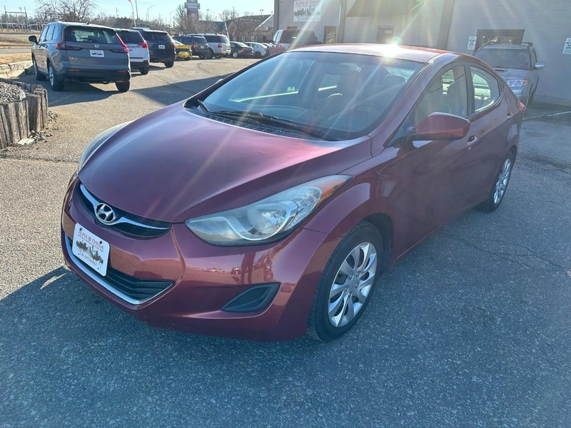 Hyundai Elantra Vehicle Full-screen Gallery Image 02