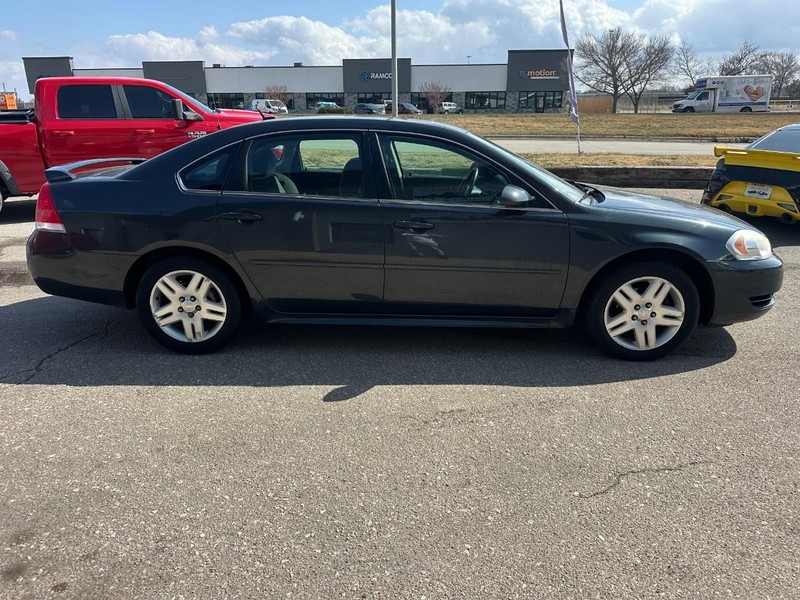 Chevrolet Impala Limited Vehicle Full-screen Gallery Image 03