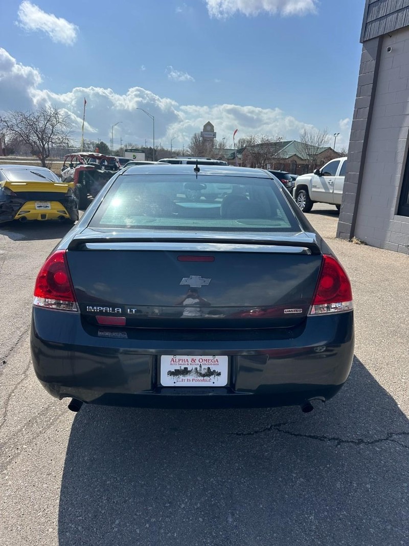 Chevrolet Impala Limited Vehicle Full-screen Gallery Image 04