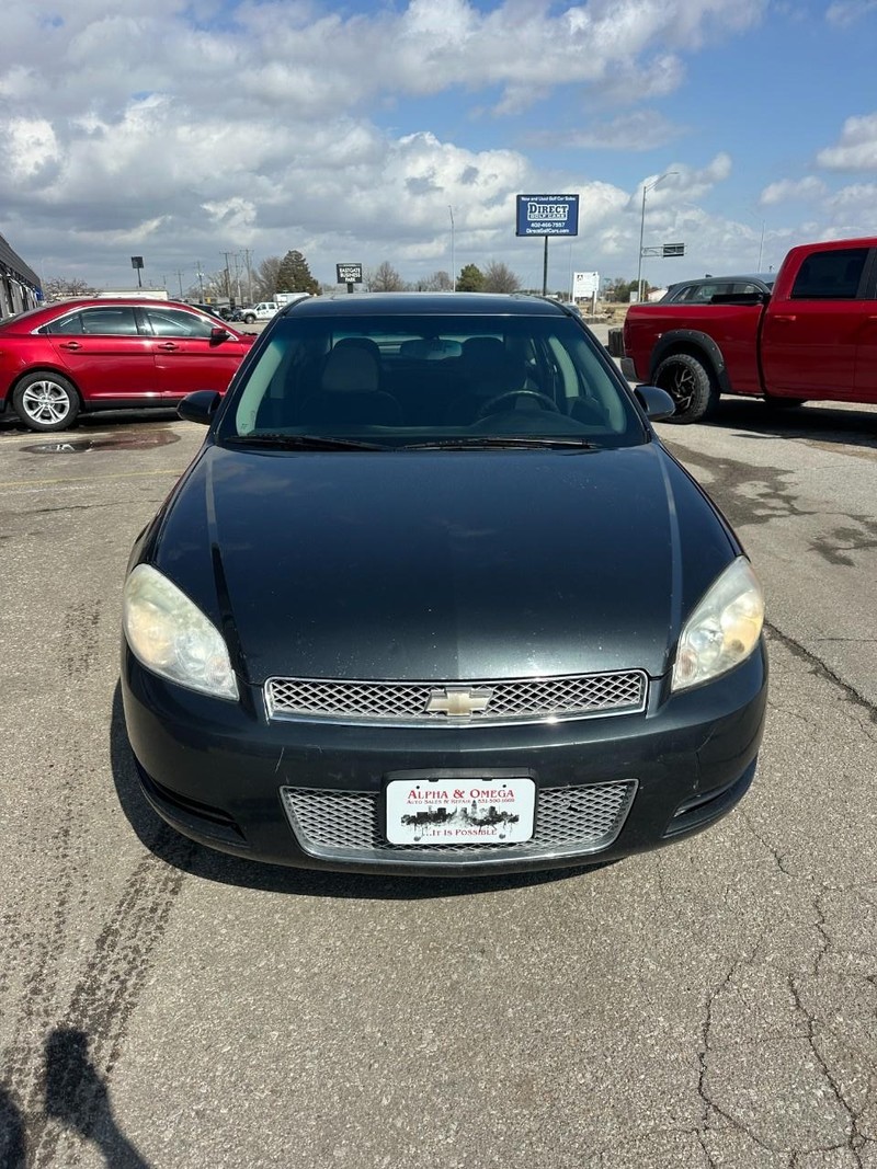Chevrolet Impala Limited Vehicle Full-screen Gallery Image 05