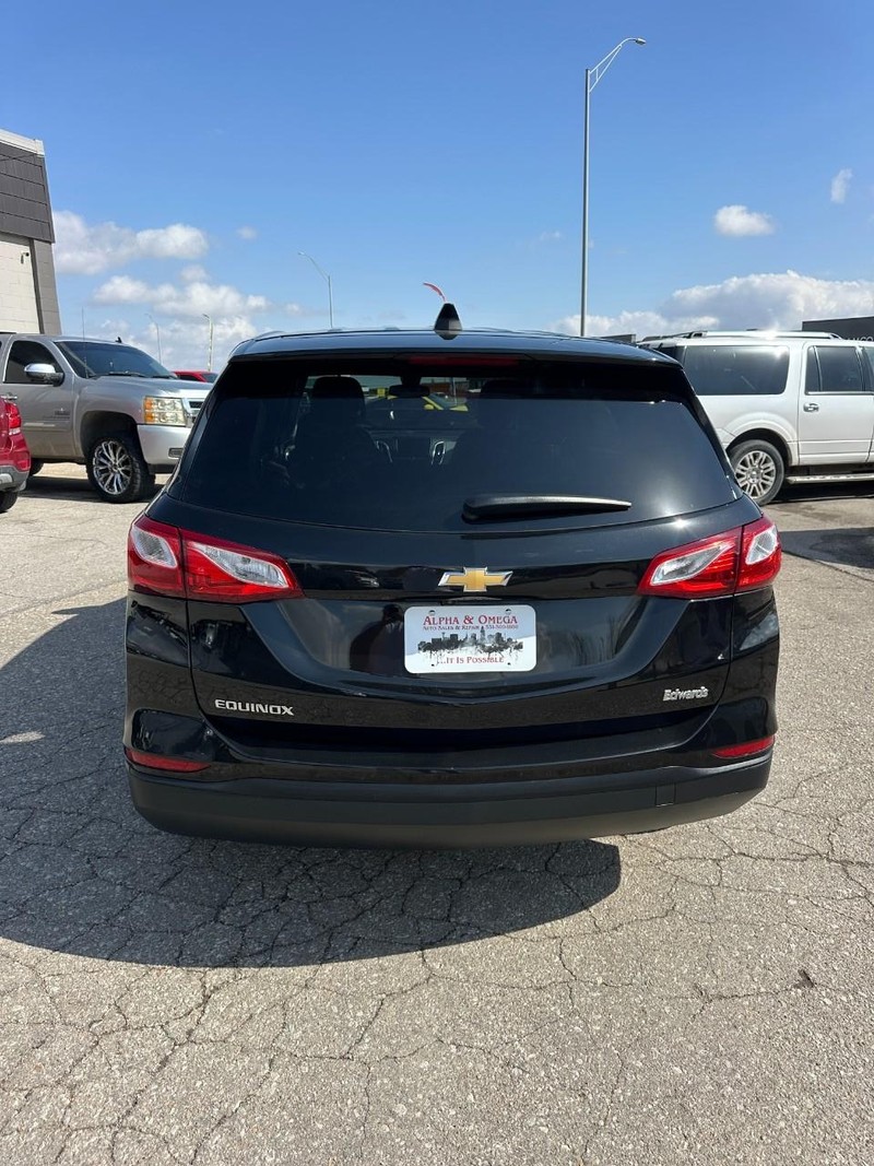 Chevrolet Equinox Vehicle Full-screen Gallery Image 04