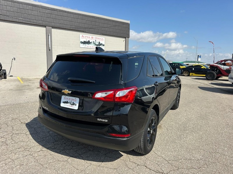 Chevrolet Equinox Vehicle Full-screen Gallery Image 05