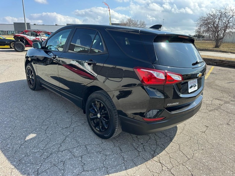 Chevrolet Equinox Vehicle Full-screen Gallery Image 06