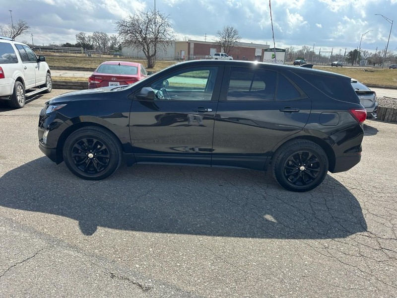 Chevrolet Equinox Vehicle Full-screen Gallery Image 07