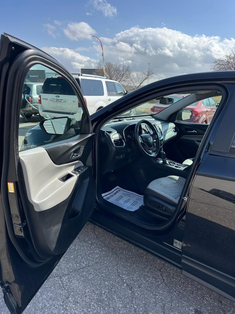 Chevrolet Equinox Vehicle Full-screen Gallery Image 08