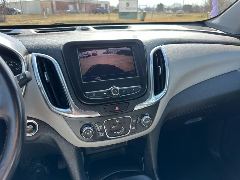 Chevrolet Equinox Vehicle Full-screen Gallery Image 15