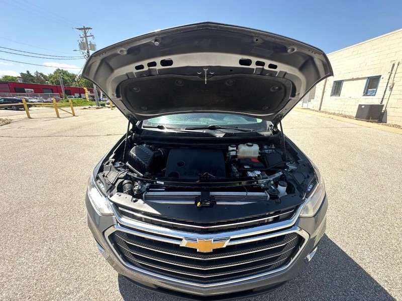Chevrolet Traverse Vehicle Full-screen Gallery Image 03