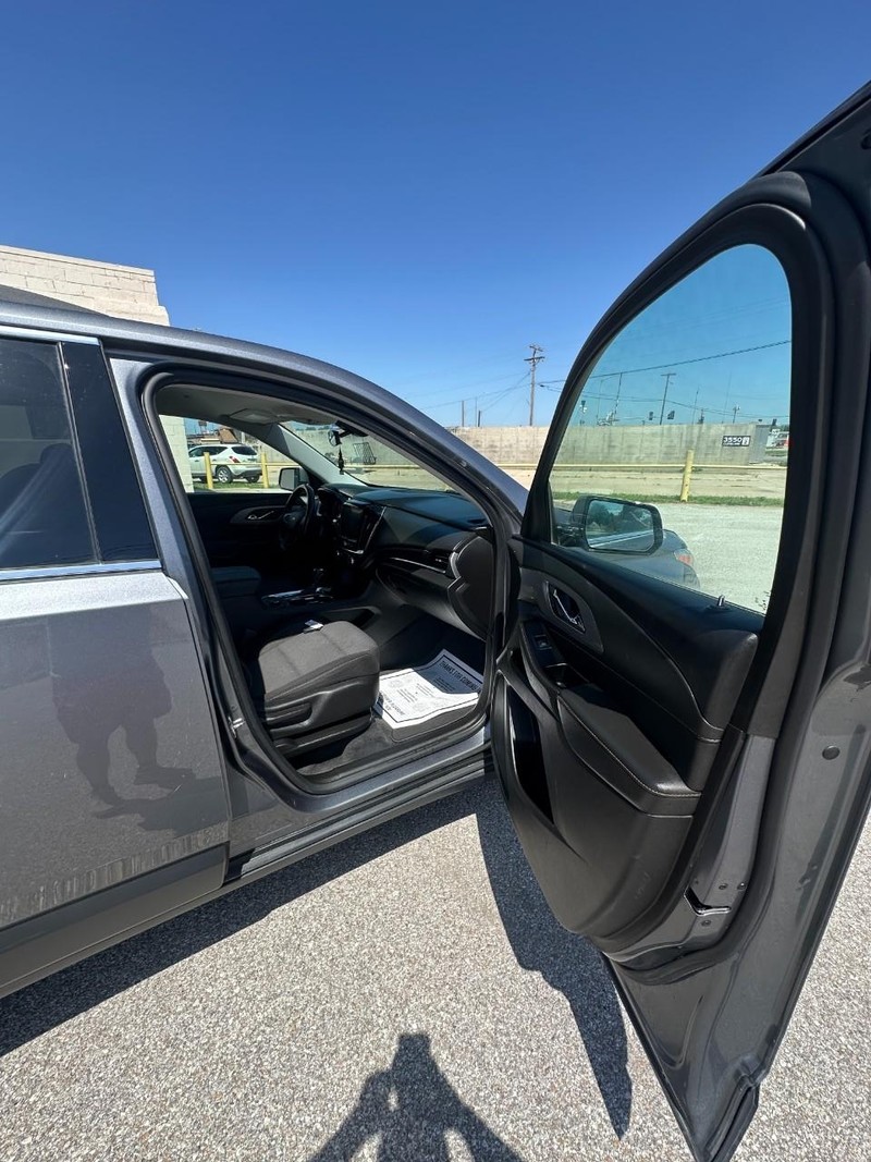 Chevrolet Traverse Vehicle Full-screen Gallery Image 13