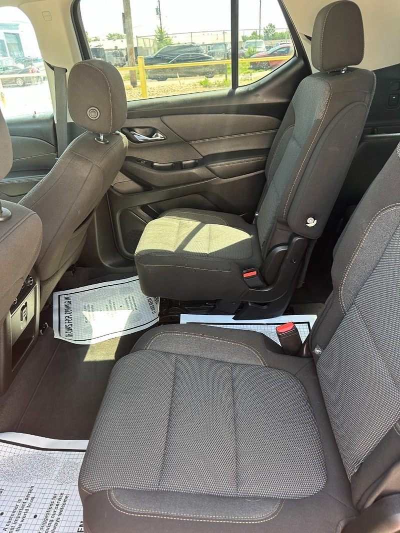 Chevrolet Traverse Vehicle Full-screen Gallery Image 17