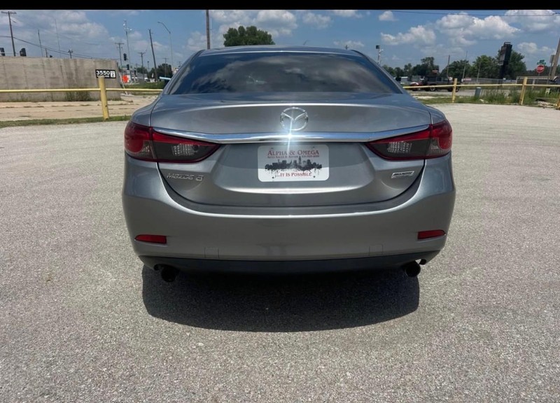 Mazda MAZDA6 Vehicle Full-screen Gallery Image 04