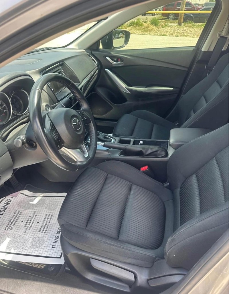 Mazda MAZDA6 Vehicle Full-screen Gallery Image 09